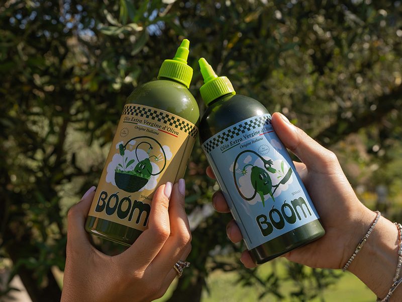 Bottiglie Olio Boom immerse nella natura