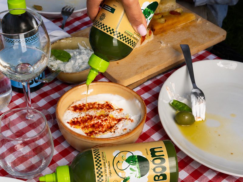 Piatto condito con olio extravergine Boom